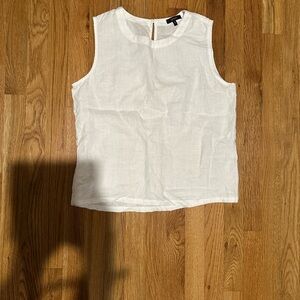 Brand new. Quince. 100% linen. Beautiful white sleeveless top. Size small